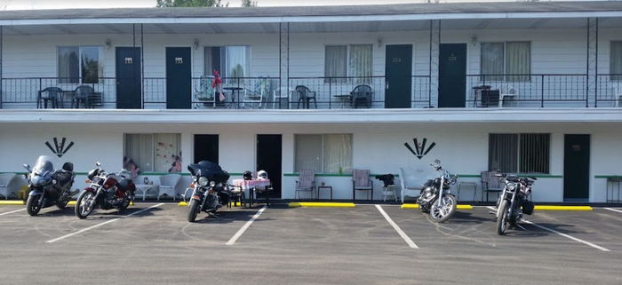 Flamingo Motel - From Web Listing (newer photo)